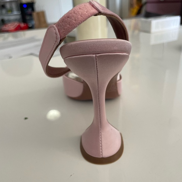 Pink satin heel with embellishment -never worn! - Picture 4 of 4